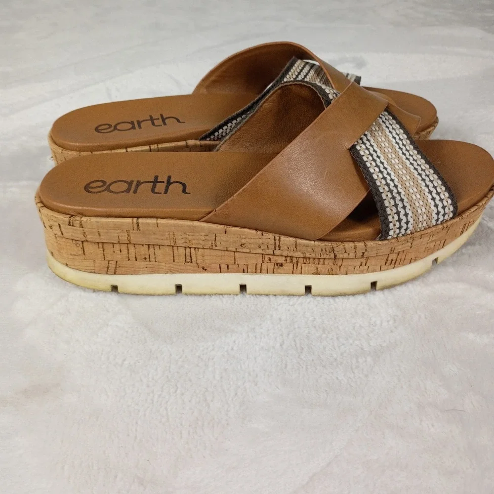 Earth platform slide